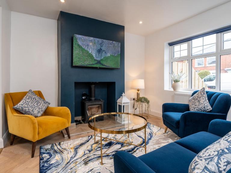 Stylish 3BR Townhouse In The Heart of Belfast with Parking - Ferienwohnung Belfast