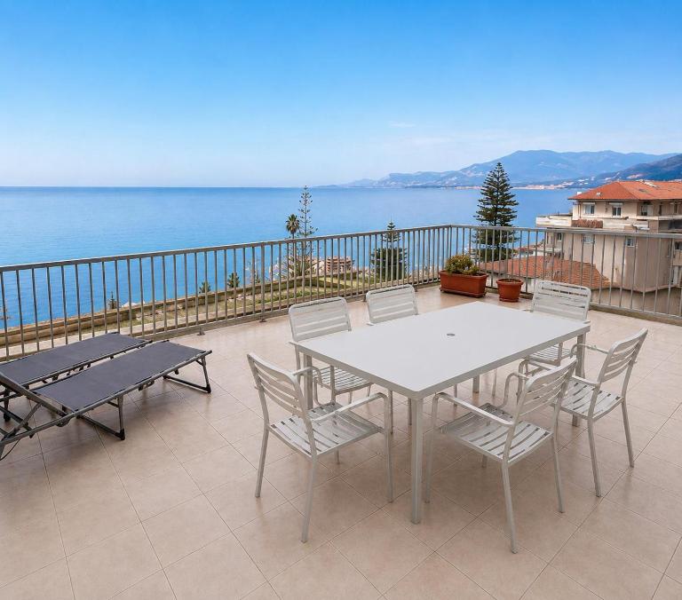Sunset Penthouse - Attico vista mare - B&B Bordighera
