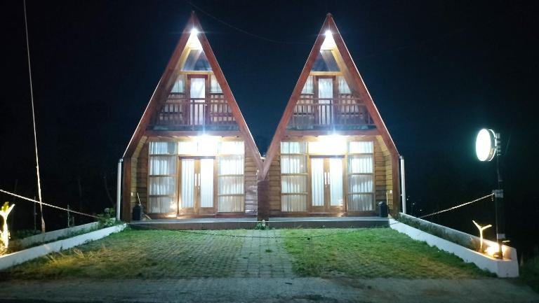 The Aisyah Cabin - B&B Wonosobo