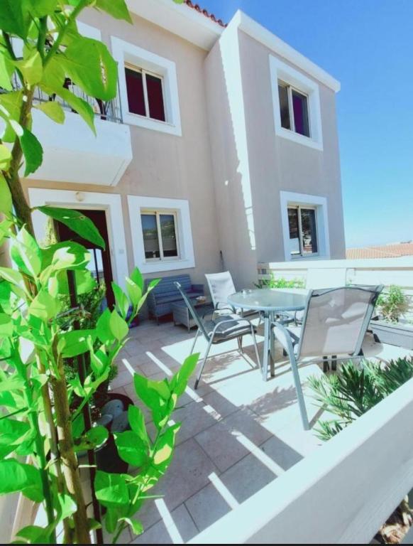 Island of Serenity-Peyia Family Apartment - Ferienwohnung Pégeia