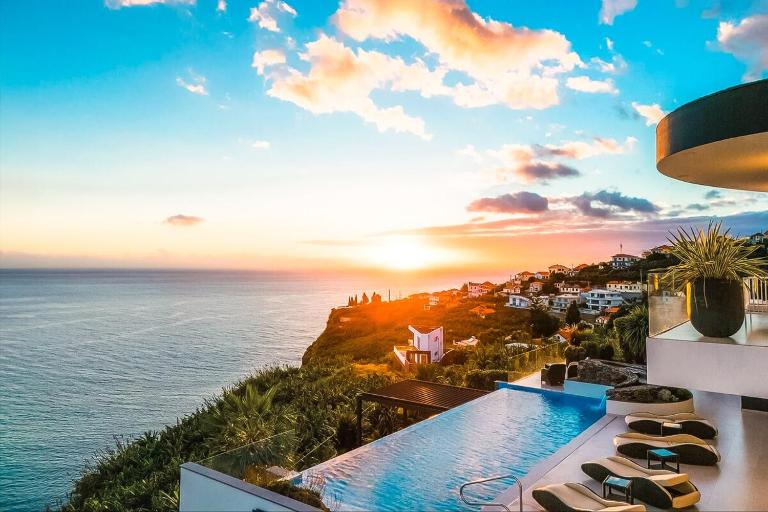 Royale - Sea Front Luxury Retreat by ClubPrometheus - Bed and Breakfast Ponta do Sol