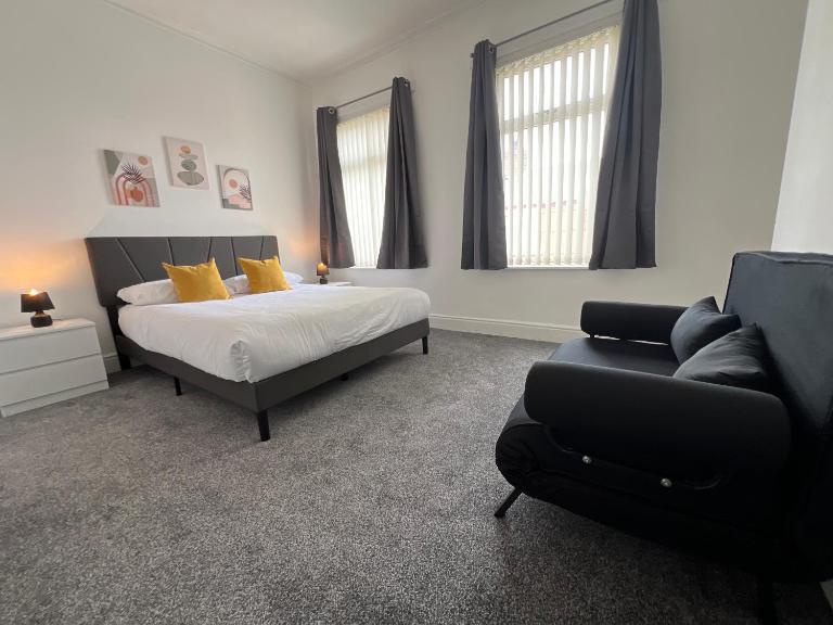 Liverpool Lily House - Stylish 4 BR - Group Stay - B&B Liverpool