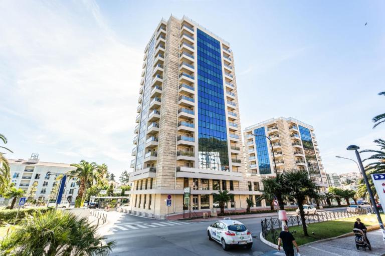 Fontana lux apartments - Bed and Breakfast Budva