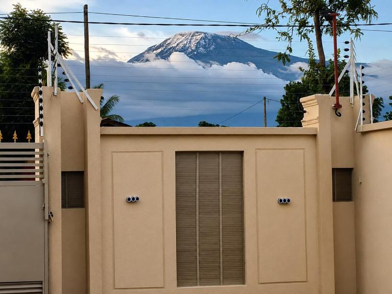 Pristine Homes Moshi Kilimanjaro Views - B&B Moshi