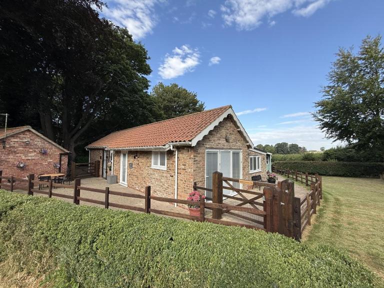 Crossways Sycamore - B&B Grimsby
