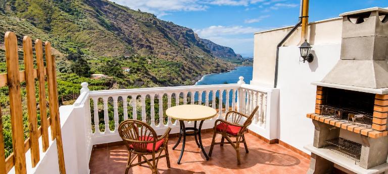 TenoHomes Casa Catuja Ocean View Retreat - B&B Los Realejos