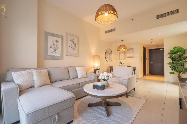 Luxe 1BR Haven - Modern Elegant Retreat - Bed and Breakfast Abu Dhabi