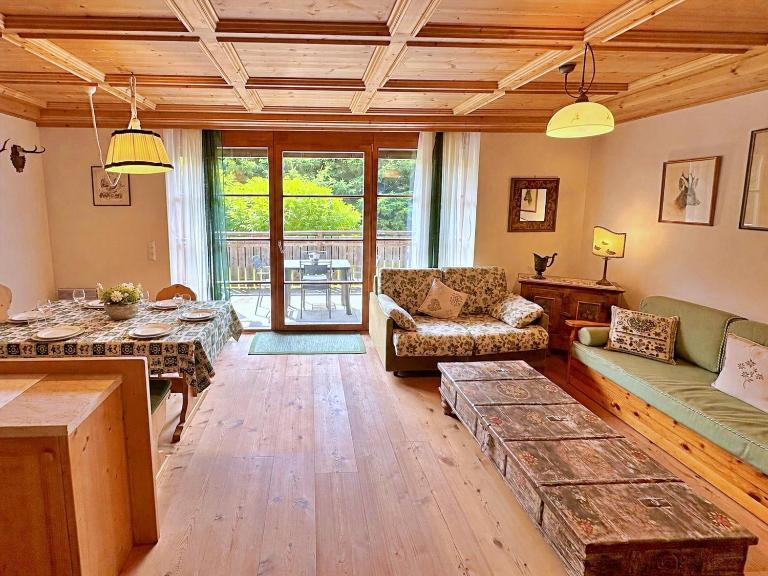 CLARA Garden Apartment with Mountain View - B&B Bad Kleinkirchheim