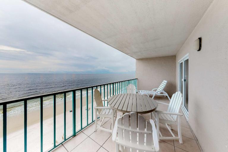 Gulf-front condo with central AC balcony & pool - Ferienwohnung Gulf Shores
