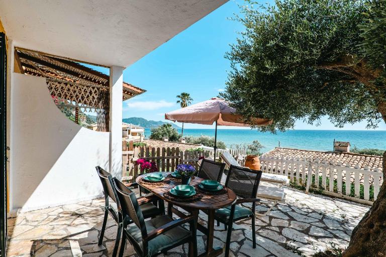 Corfu Glyfada Beach Apartment 24 - B&B Glyfada