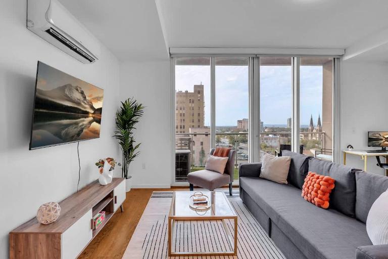 Bright 1BR Near BOKCenter-Gym,Lounge,Balcony,PetOK - Chambres d'hôtes Tulsa