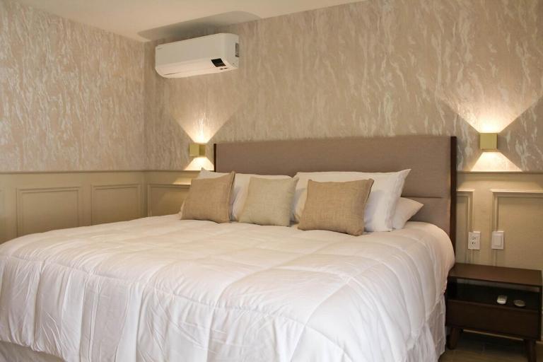 Charming Suite Pool Location AC - B&B Mendiola