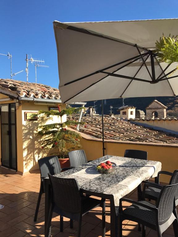 Appartamento con terrazza in Via Campo dei Fiori - B&B Spoleto