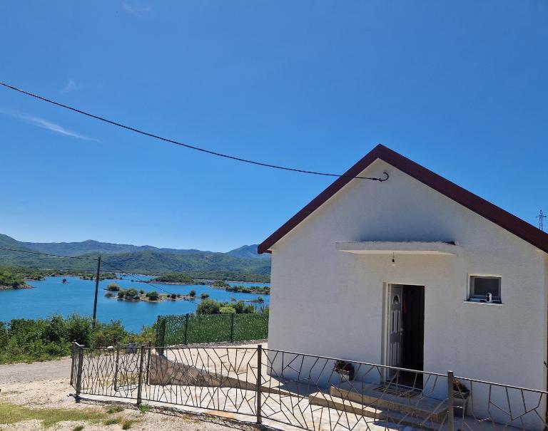 Vuković house - Lake View & Nature - Chambres d'hôtes Kuside