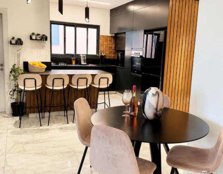 Dekel - B&B Jerusalem