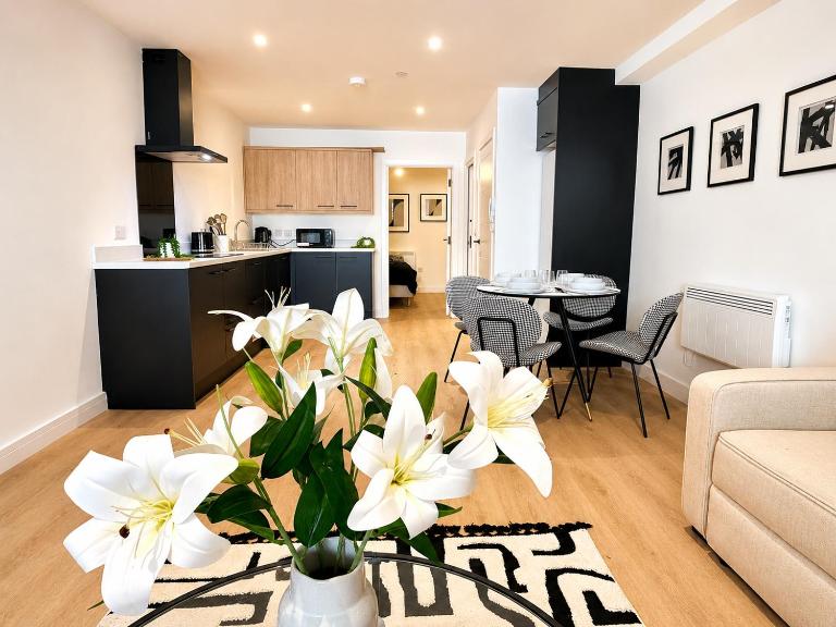 Beach Mews - Cove - Walk to Town and Beach - One Bedroom Apartment - Sleeps 3 - Ferienwohnung Bournemouth