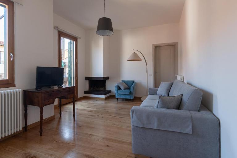 Via Verdi Top-floor Apartment - Chambres d'hôtes Pistoia