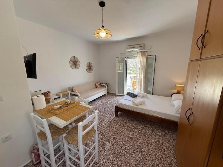 Nion Stays - B&B Katápola