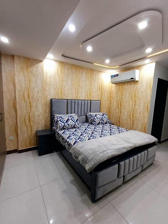 ImperiaL 1-BHK Apartment -- Bahria Town - Bed and Breakfast Lahore