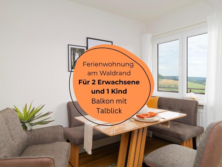 Ferienwohnung am Waldrand mit Panoramablick | Balkon | 2 Personen + 1 Kleinkind - B&B Glatten