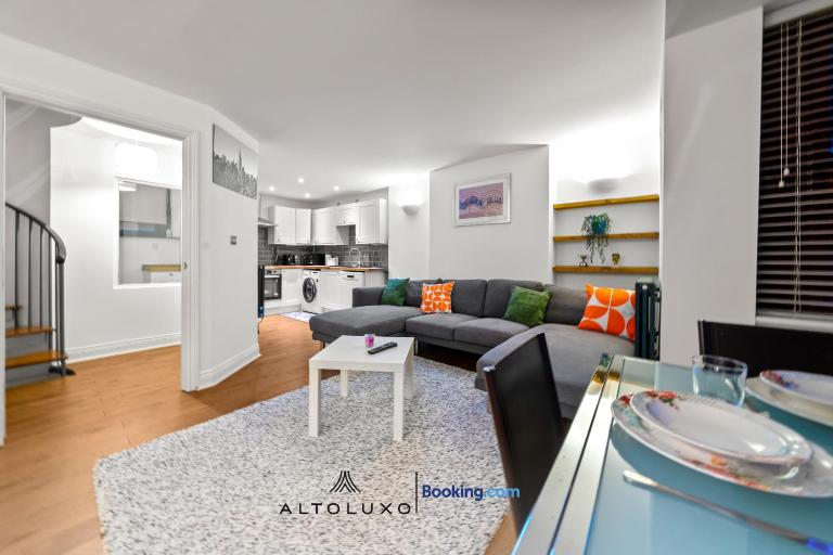 Harbour Suite Luxury Central 3BR House By AltoLuxo Short Lets Serviced Accommodation With Free Wifi & Parking - B&B Bristol
