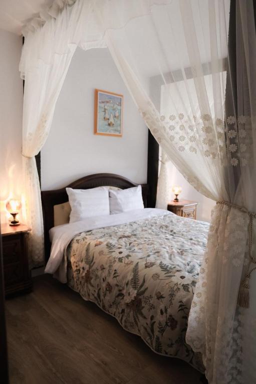 Casa Sabo Sannicoara Cluj Airport Area Camera dubla cu baldachin - Ferienwohnung Sânnicoară