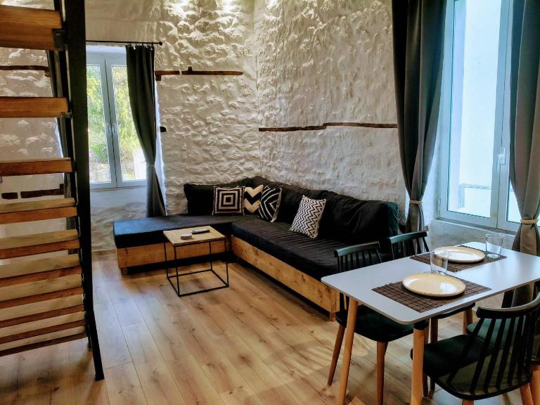 Filellinon Boutique Apartments Pylos - Bed and Breakfast Pýlos