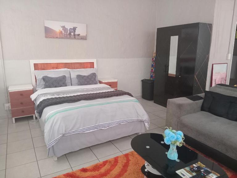 Close Curtains Maboneng - B&B Johannesburg