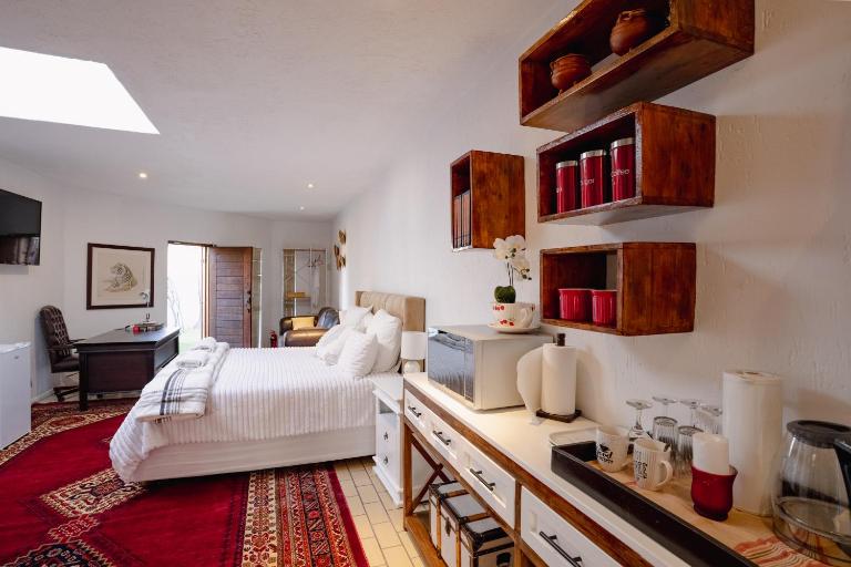 Sunny Sanctuary in the heart of Gallo manor - Ferienwohnung Johannesburg