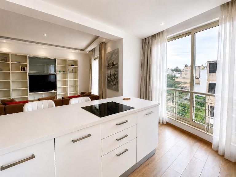 Swieqi Family 3BR Spacious and Bright Apartment I Cot & HighChair - Ferienwohnung Swieqi