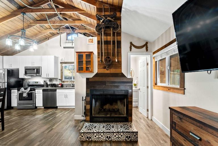 Delightful Cabin Loft Fire Pit & BBQ Julian - B&B Julián