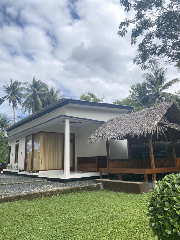 Astro Villa Batukaras - Chambres d'hôtes Cijulang