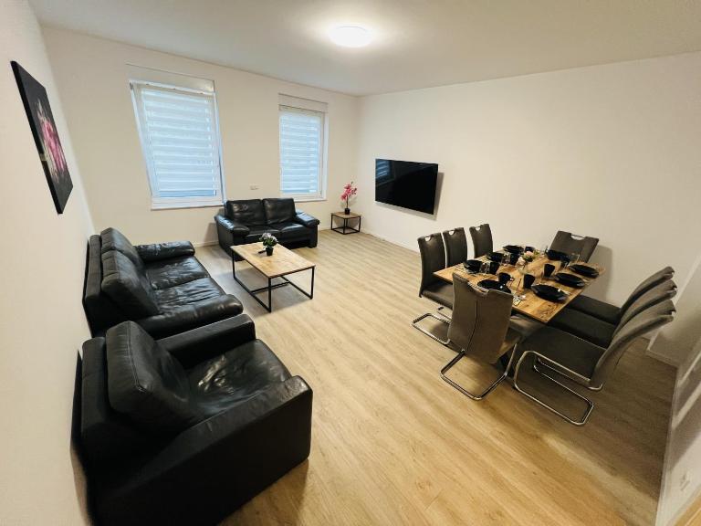 Big House I 22 Beds I 12 Rooms I Wifi I Parking - B&B Paderborn