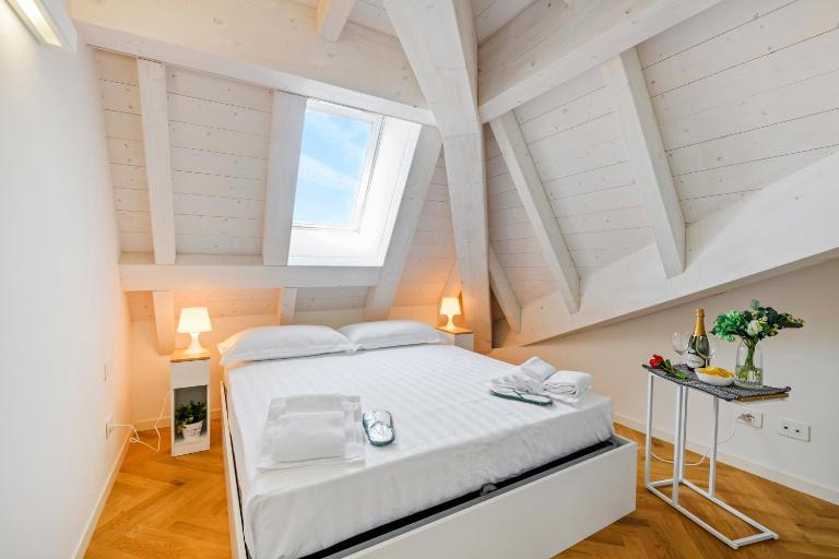 Novara, 62 - Sky Loft Milano - Ferienwohnung Mailand