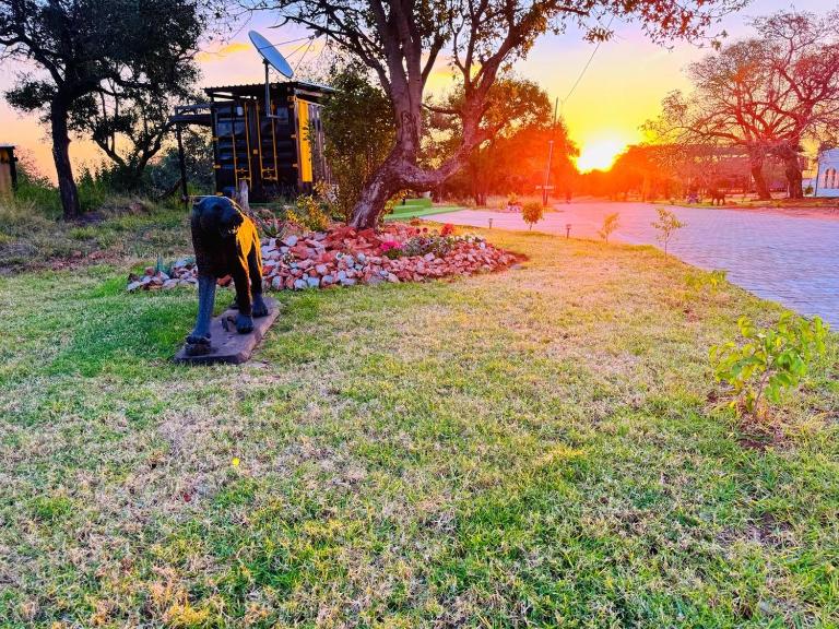 Namamaoto Cubes Resort - B&B Mabeskraal