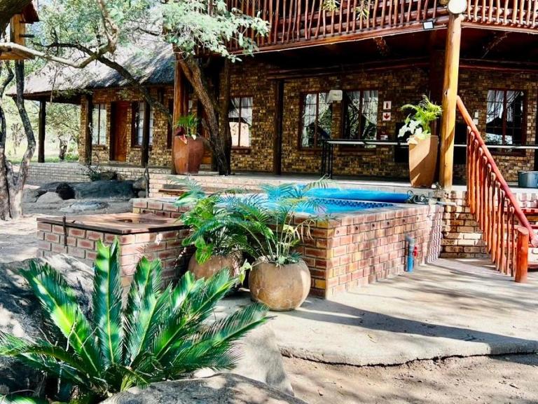 Zaganaga Kruger Lodge - Bed and Breakfast Marloth Park