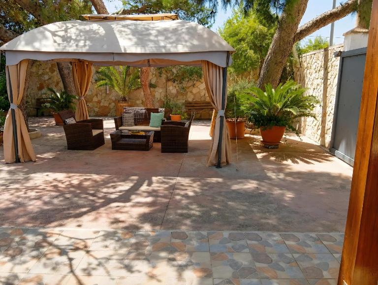 Marea Blanca - Rooms & Garden - Bed and Breakfast Torre Lapillo