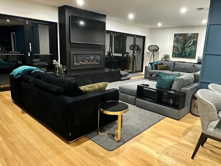 Badger House - Stunning Entertainer Fire - B&B Healesville