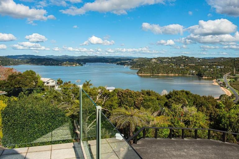 FABULOUS HOLIDAY HOME WITH VieW - Chambres d'hôtes Paihia