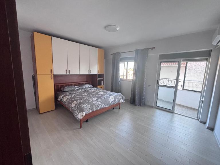 Sam's Beach Apartment - Bed and Breakfast Durrës