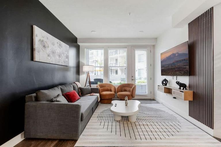 Comfy 1BR w Parking Near Temple Sq and Delta Ctr - Chambres d'hôtes Salt Lake City