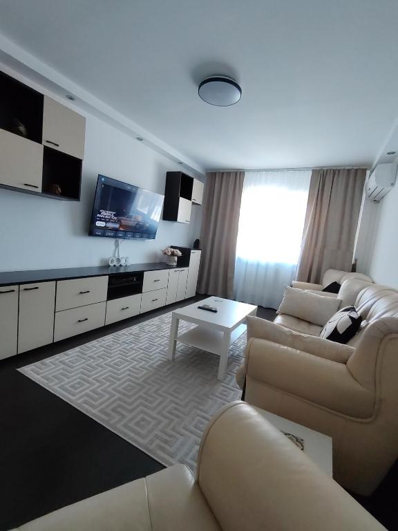 Adrian Home City - Ferienwohnung Ploieşti