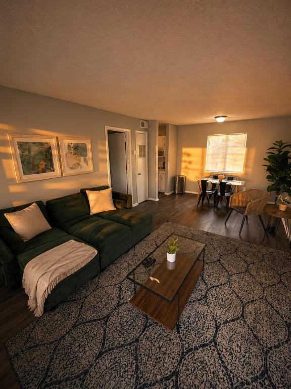 Modern 1BR King Bed Near Downtown Birmingham & UAB - B&B Birmingham