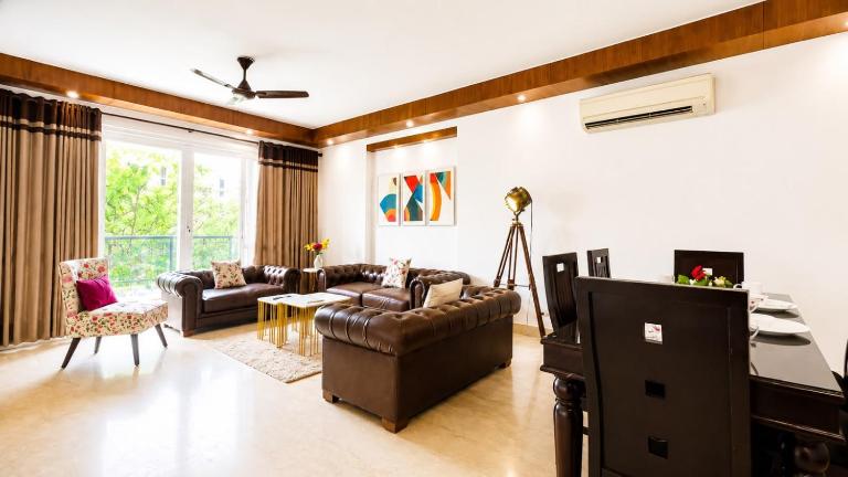 BluO 3BHK M Block Market -Lift, Balcony, Parking - B&B Nueva Delhi