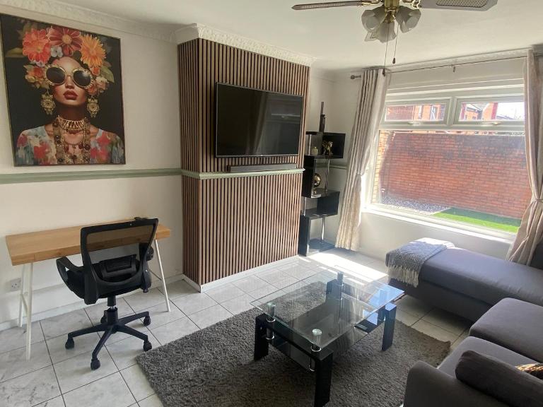 Comfortable 3-Bed Terrace - Manchester - Chambres d'hôtes Manchester