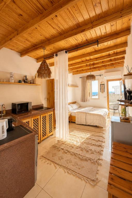 Bedro Rooftop Studio 1 Private Balcony Sea View 30 Sec to Sea - B&B Dahab