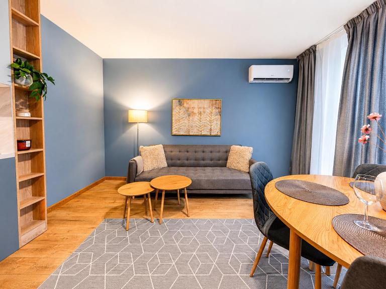 VESTA Blue - Modern Apartment with Free Parking in Veliko Tarnovo - Chambres d'hôtes Veliko Tarnovo