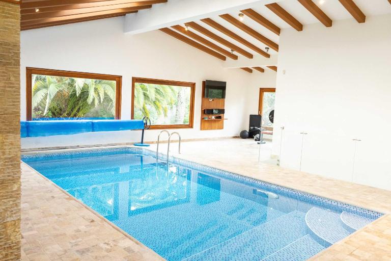 BUHO Luxury Guayllabamba Home BBQ Jacuzzi Pool - Chambres d'hôtes Quito