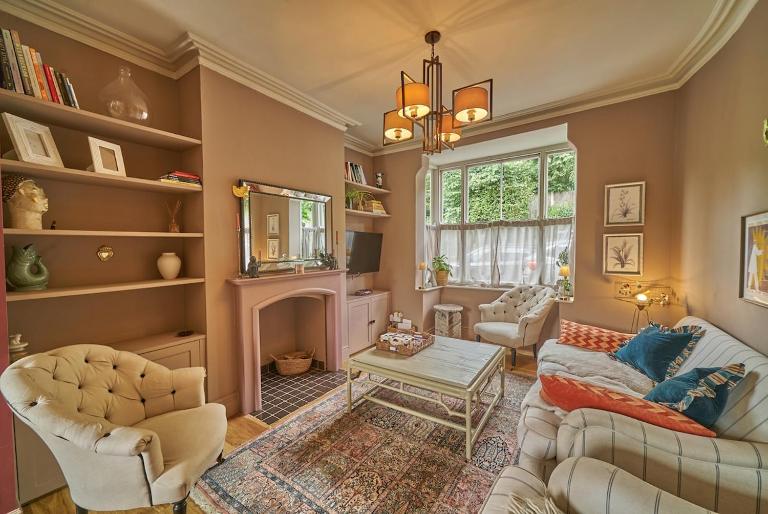 Superb 3-bedroom Victorian Townhome in Ashbourne - B&B Mapleton