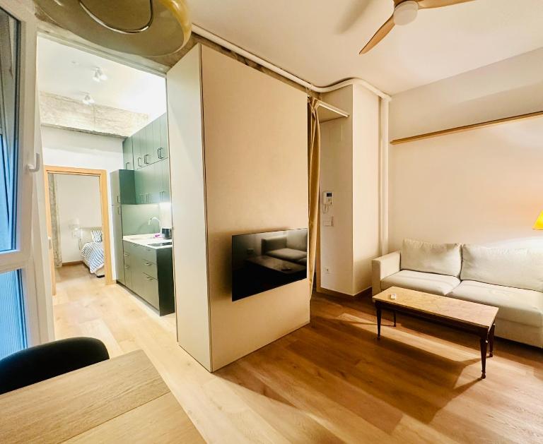 Central Bilbao, 3min walk to Guggenheim with AC - B&B Bilbao